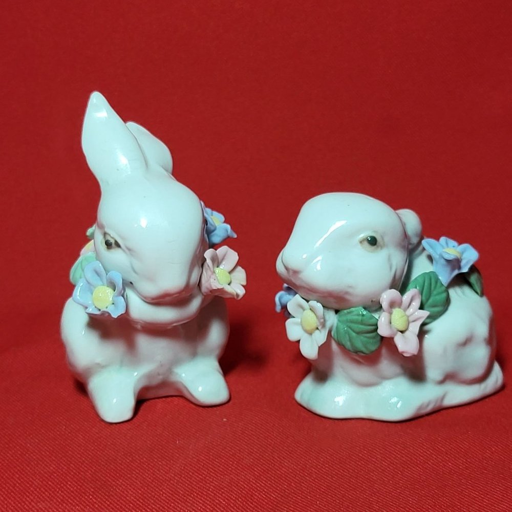 Vintage Porcelain Easter Bunny Rabbits Set of 2